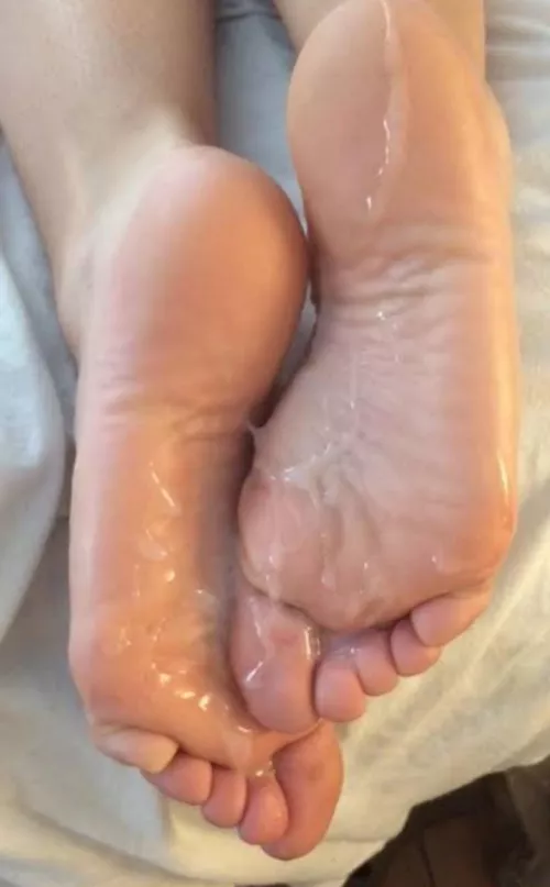 Wondering how much would u rate this pic 😉 for cum and footlovers 💕 by HotwifeNora