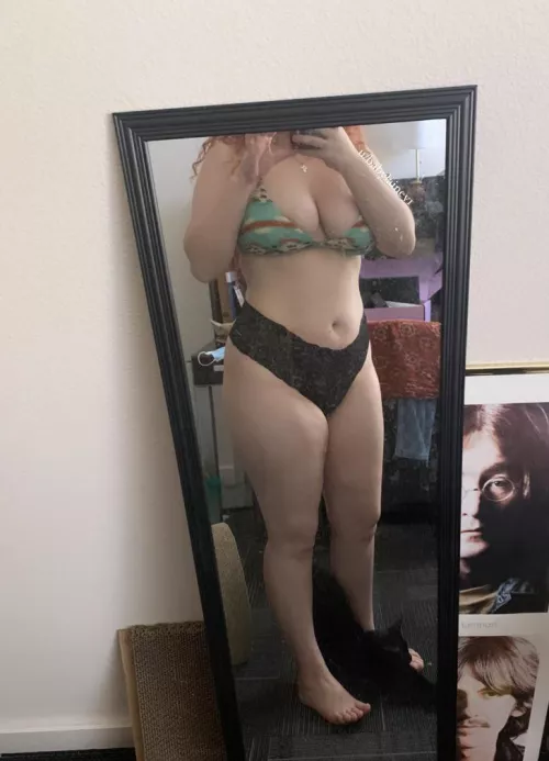 wondering if anyone here is interested in fucking a thick redhead by babylainey1