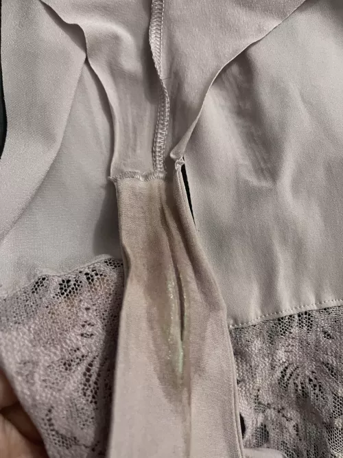 Wore this thong at the gym today 😋 nice and juicy! Dm for details. by ReyBaex