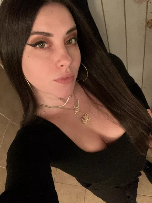 Work attire by luabunny1