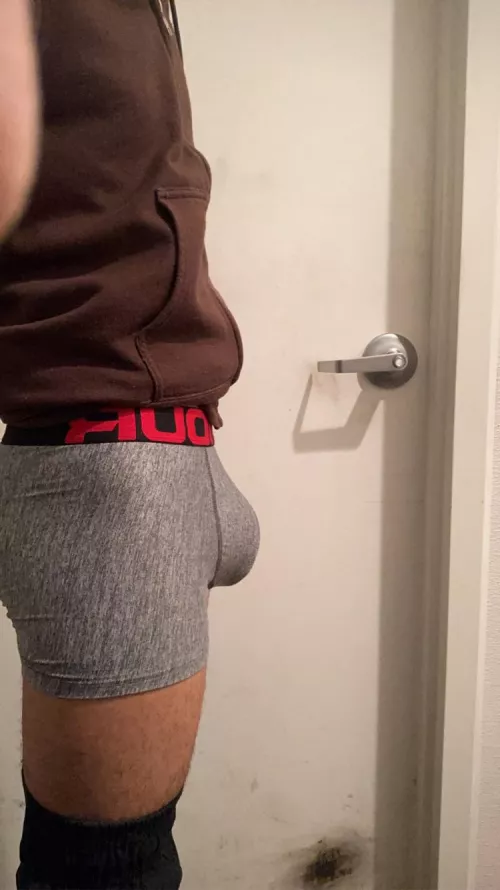 Work bulge with the door unlocked, hope my boss doesn't walk in 😜 by CurvedDingDong