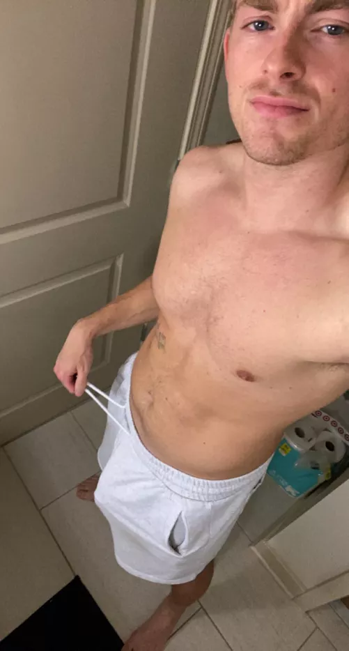 Work is boring.. distract me by shhh23332