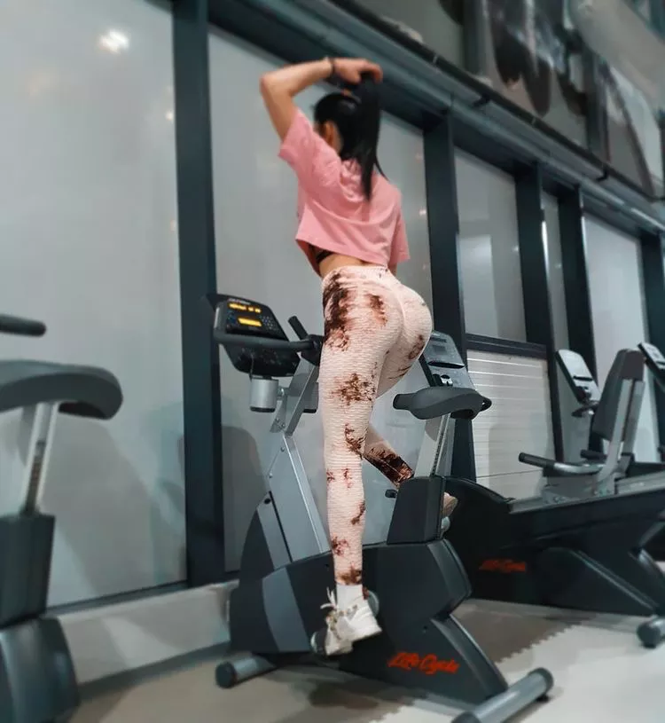Work me out some more!! 🍑 posted by tiaxz