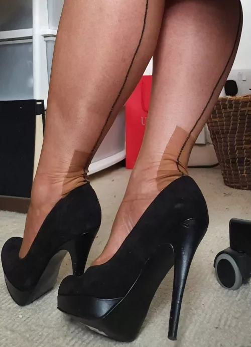 Work shoes by nylonteese