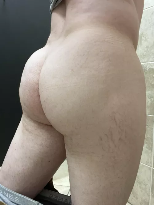 Work vibes by mcmuffinx