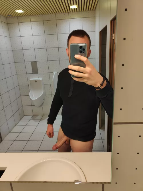 Working Day 😄 by HONEYGUYX7