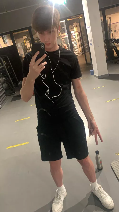 working every day this week and college everyday too means I can only go to the gym at 1am when it’s empty 💀 by Dillon-Daytona