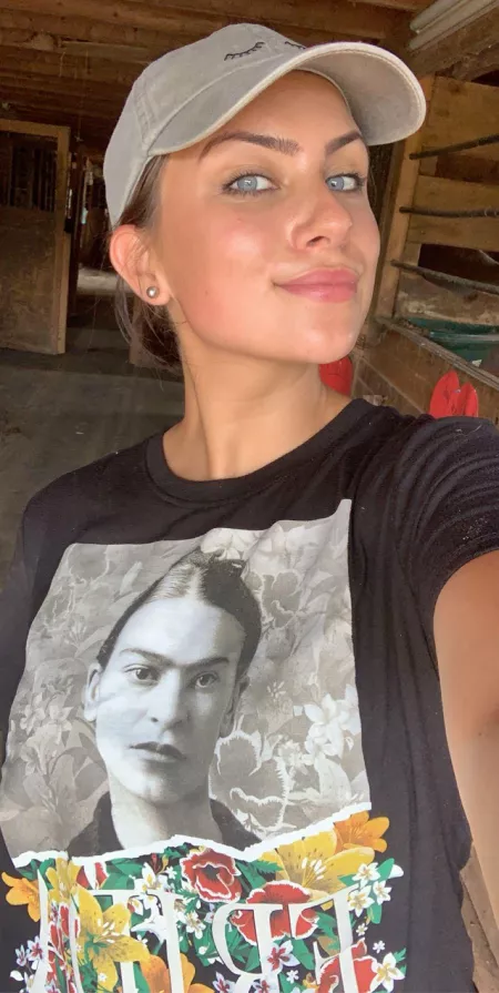 Working girl 👩🏻‍🌾 by Cjay72915