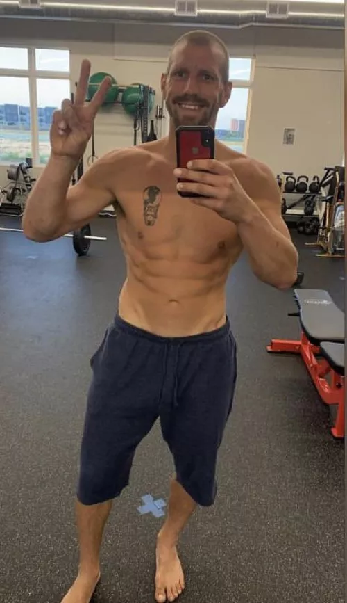 Workout is done. Who wants to hit the showers?!?! 🍆 🍑 by Stonefit88