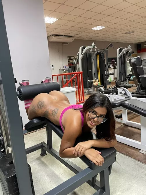 Workout naked!!!! [F] by goddess_vict