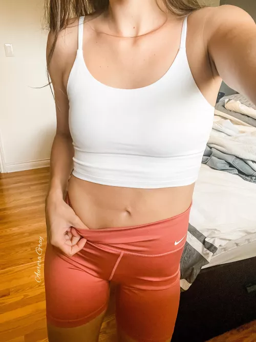 Workout time 💪💛 by MissAuroraGray