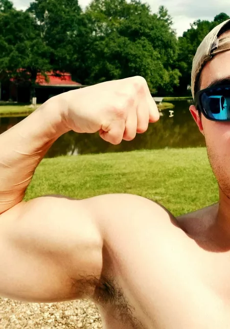 Workouts in the hot sun; perfect for sweaty pits to feel the work you got done🥵💪 by T30H