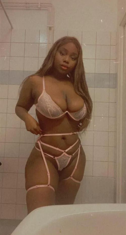 Worship me whitebois😤 by Serendipityweed