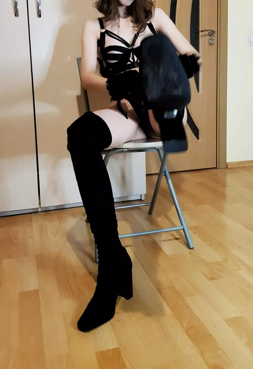 Worship my boots! 😏 posted by NatalyaSmirnova290