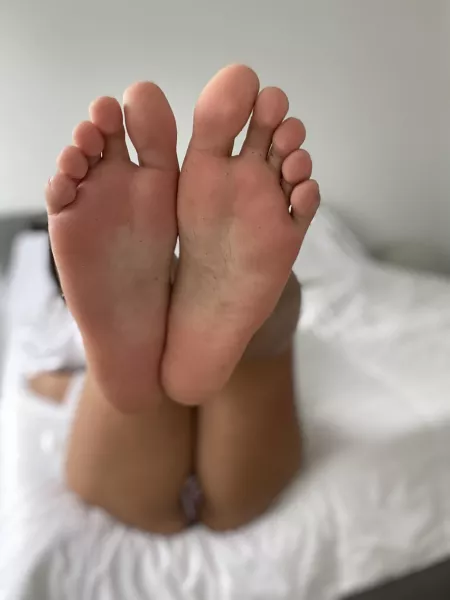 Worship my feet 👣 by amaraonlyfansxxx