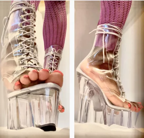 Worship my heels and toes by tgirlshayla