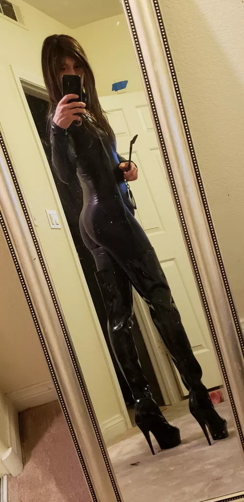 worship my leather and boots or get punished by lvml23