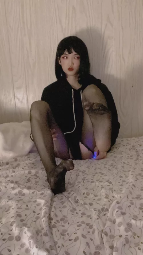 Worship my nylons 👣 by kristenkatana