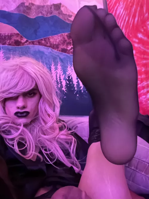 Worship my soles 👅 by submissivetop64