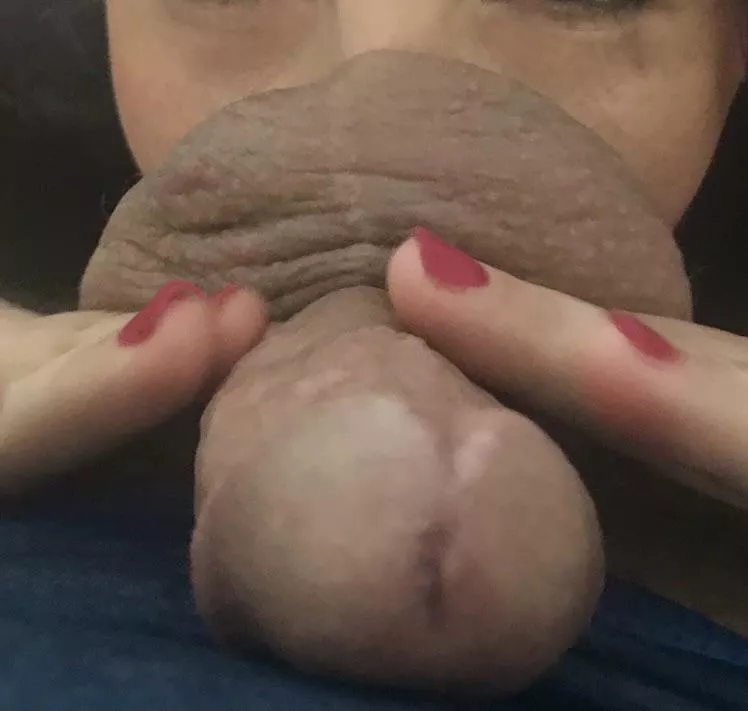 Worshiping his balls makes me happy! 😊 posted by ms_gusher