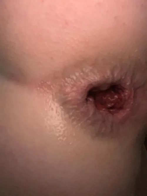 Would any older men cream my teen ass?