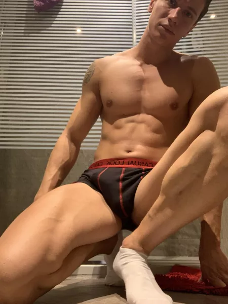 Would anybody here like to be next to me?😢 by botella-andres