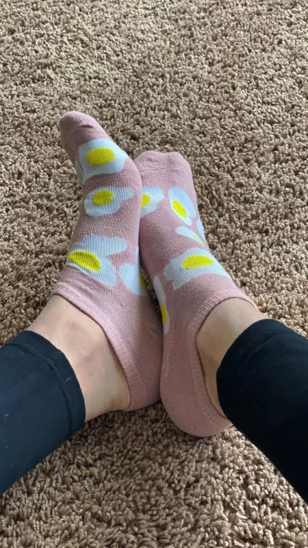 Would be cute with a mismatched bacon sock! by Princess-Alyssa