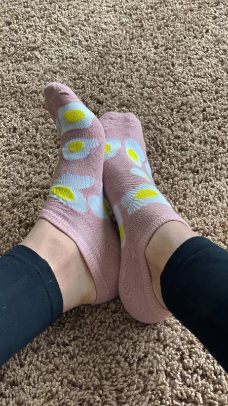 Would be cute with a mismatched bacon sock! by Princess-Alyssa