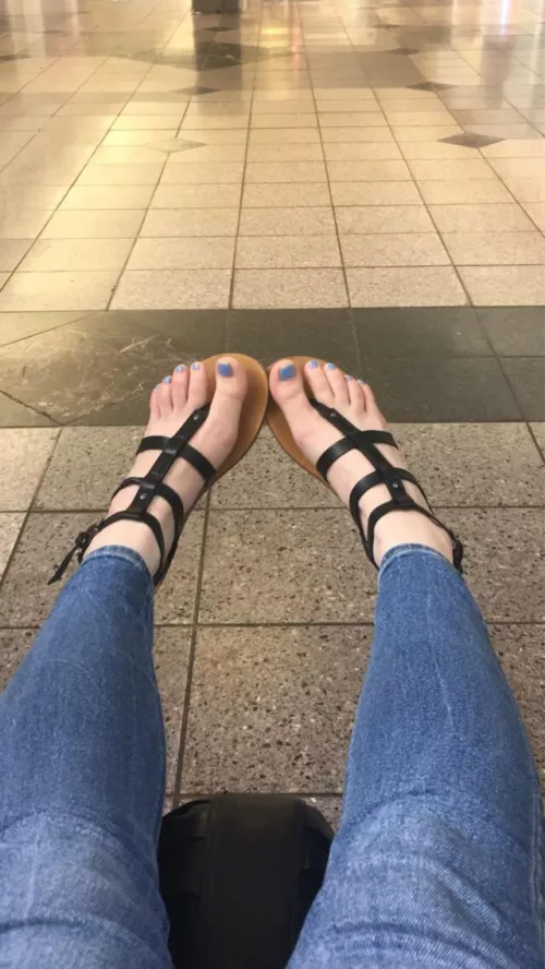 Would i catch you staring? 😋 by foot__fairy