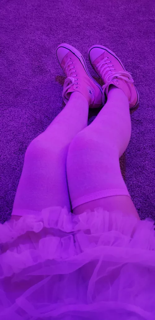 Would look alot better with a cute goth guy/girls head laying on it :/ by Rico_____