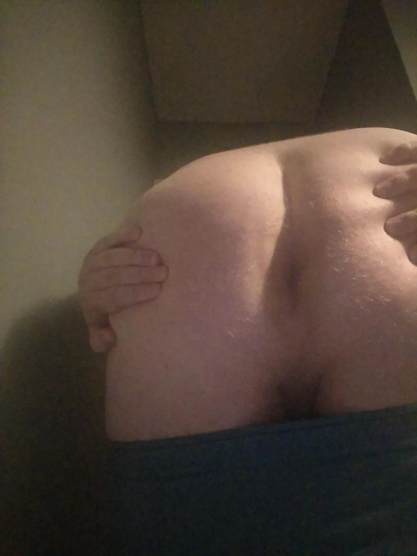 Would love a breeding 😋 posted by Curious_Rob88