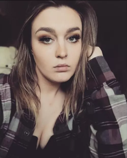 Would love to take your man's cock. Men you can fuck me in font of her or it can be our secret by funlovinggir406