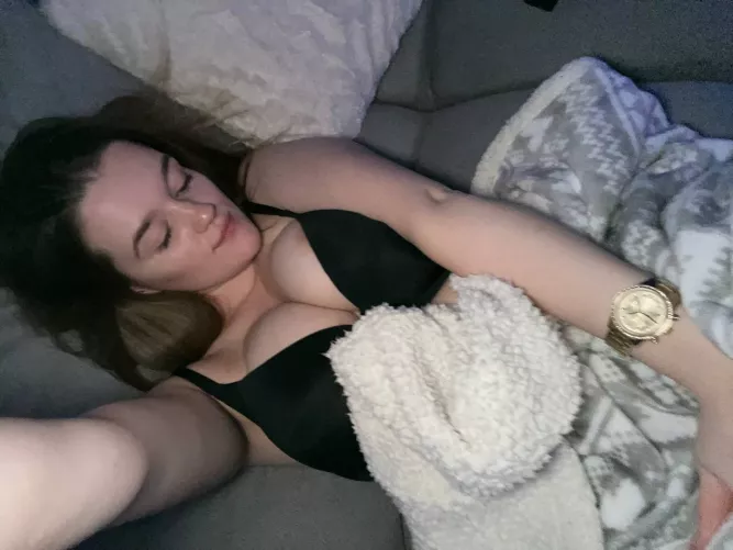 would make my day if at least one person loved my big chest 😇 by sophiafoxx20