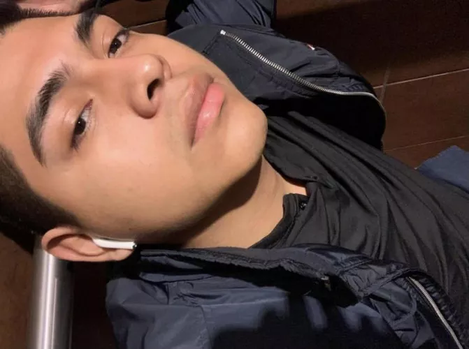 Would rather be home getting my dick sucked but here I am at work 🙄🙄🙄 by 6_6i