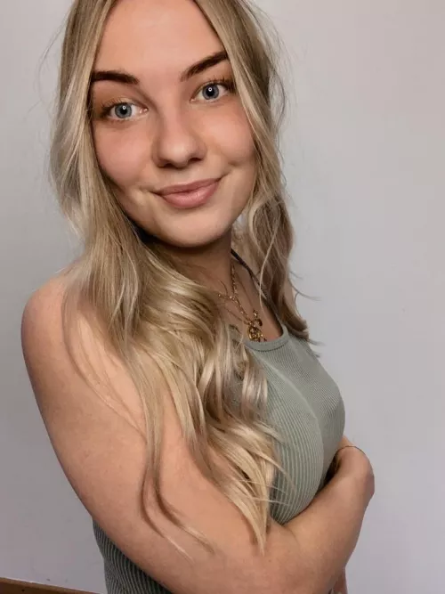 Would u f*ck me after the first date ? by Tia_za