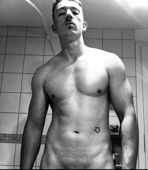 Would u like to go down for me 😁? by TheColdOnes