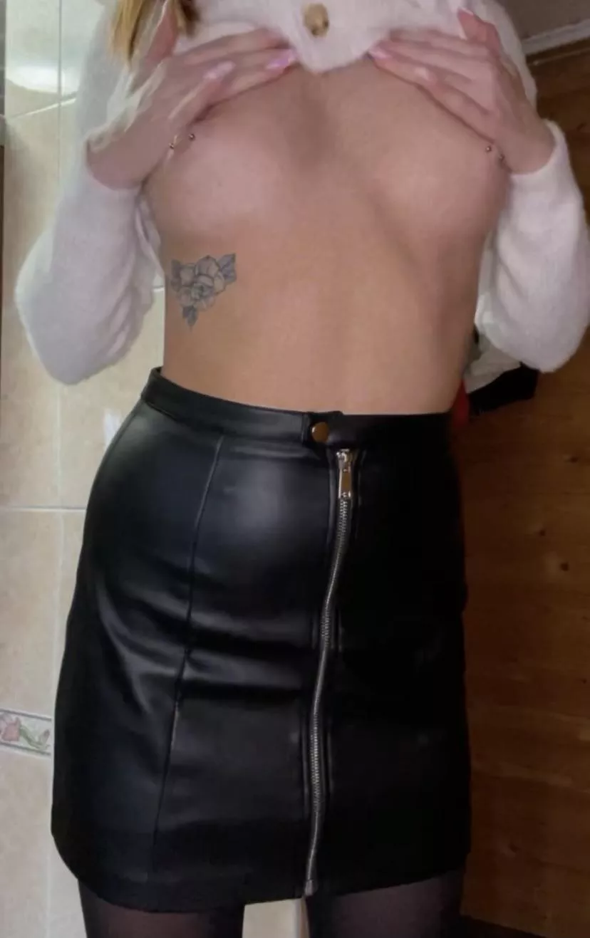 Would u like to spank me? posted by Imperfect_Sister_