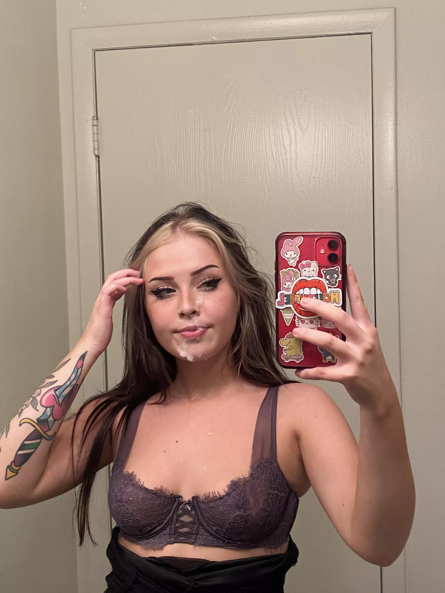 would u nut on my face?🥵 posted by d4rkch3rry2