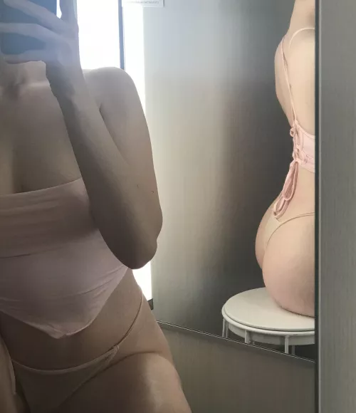 would u say i’m breedable? by Mellow_bite