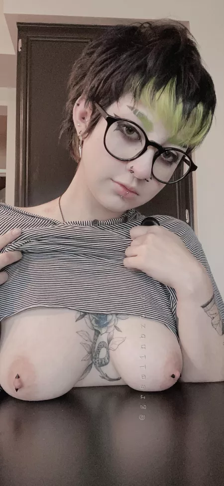 Would ya suck ‘em? by cumbunii