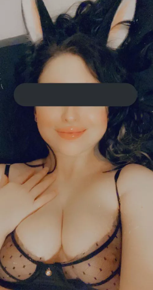 would you adopt this bunny girl? 🐰✨ by sinnabunslut