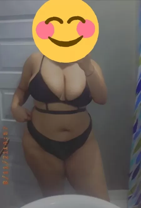 Would you be interested in a ebony goth girl😳 by Teiarra_feet