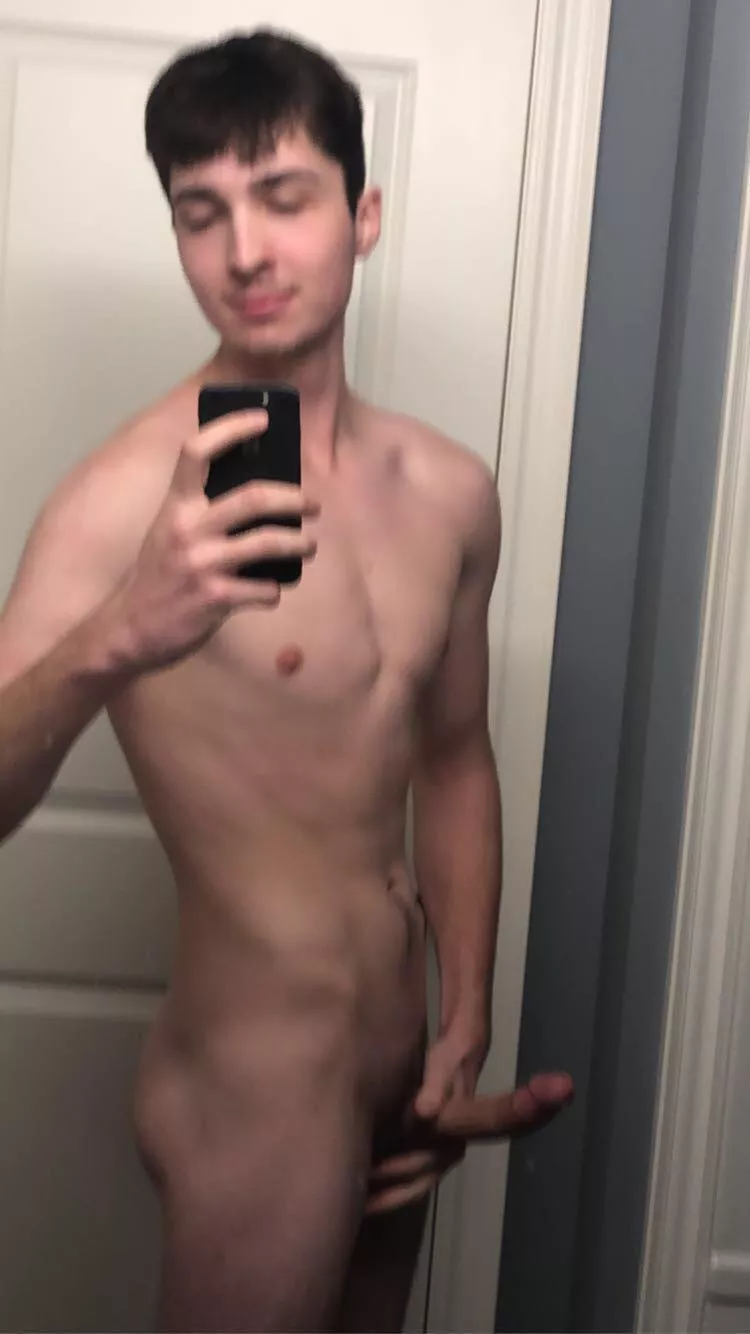 Would you be my shower fuck buddy? posted by sadboycad