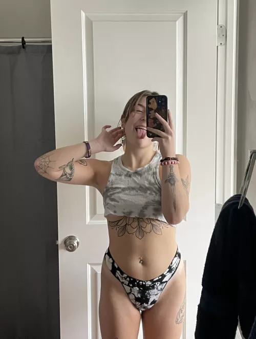 Would you breed me? 🥺 by TaZzforinm