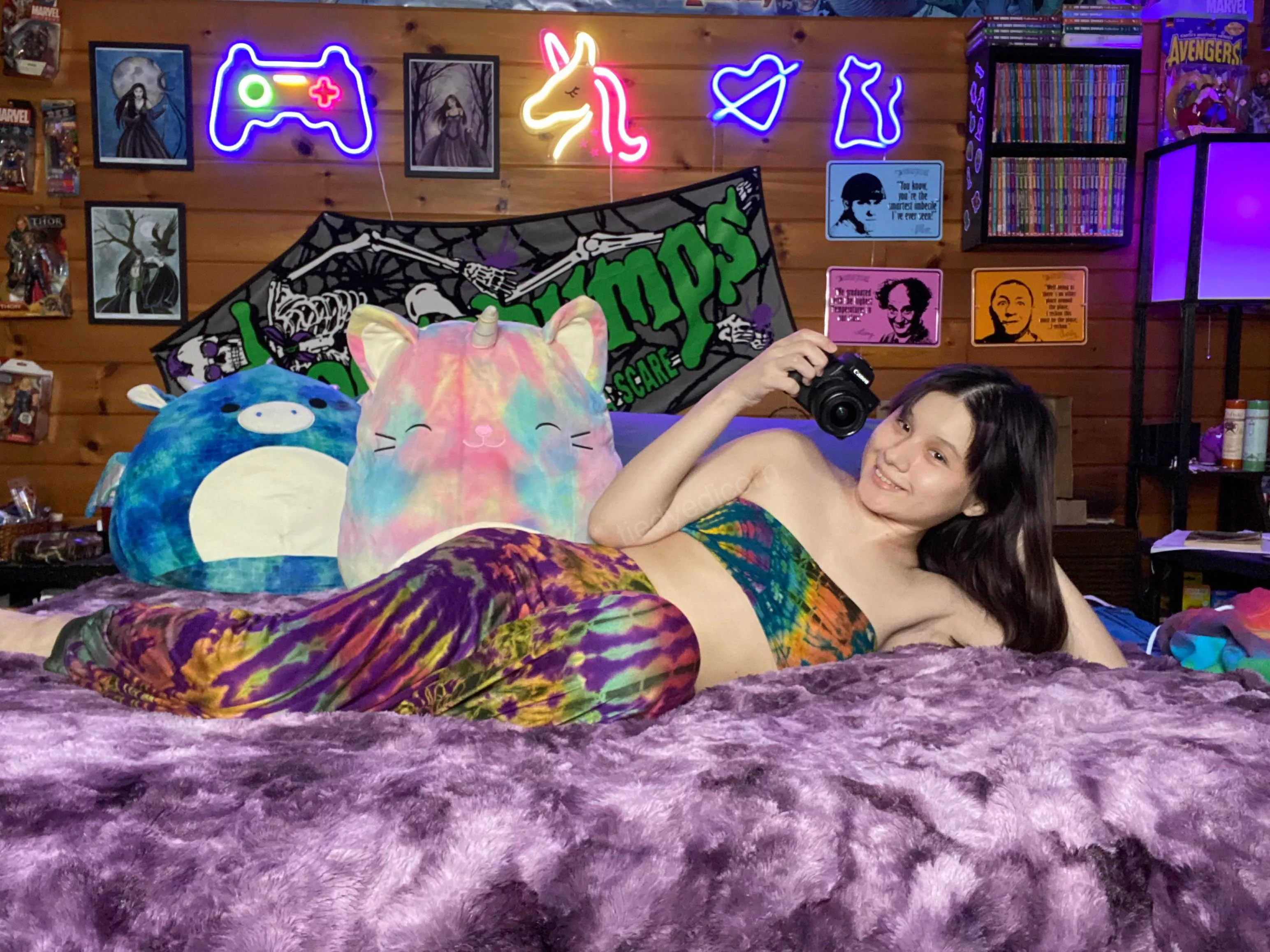 would you come chill with me? posted by tiedyedicorn