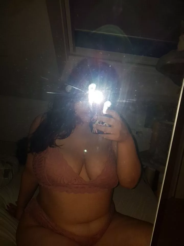 Would you come over to me? 😌 posted by roslynnnnn