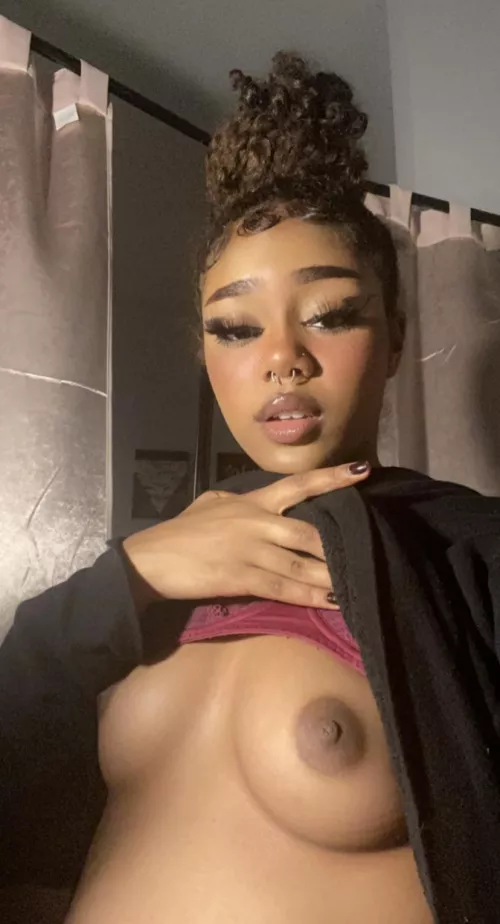 Would you cum on my face or tits? by hennessyfantasy