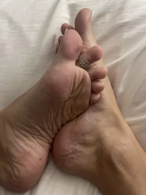 Would you cum on my toes? by Cali_Kush_xoxo