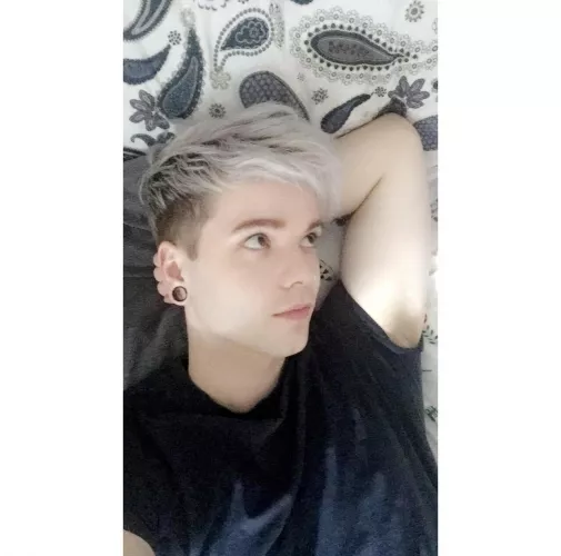 Would you date me? by ghostofyou15