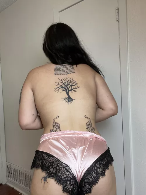 would you enjoy back shots?;) by heyimsugarylove